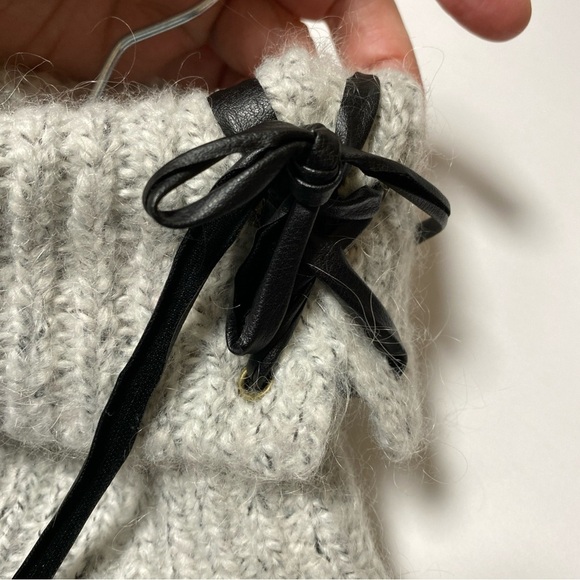 ESCIO WOOL BLEND SWEATER W/BOW NECK - SIZE M - EUC - Picture 9 of 9